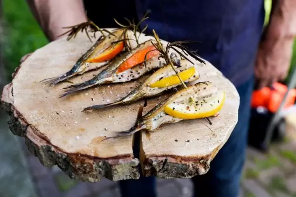 Verse sardientjes van de barbecue